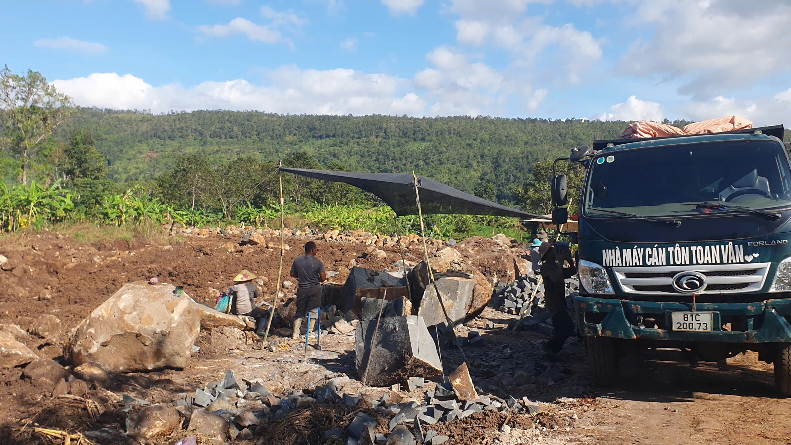 Tỉnh Gia Lai quyết liệt chặn đứng tình trạng khai thác đá trái phép tại xã Bờ Ngoong - Ảnh 2.
