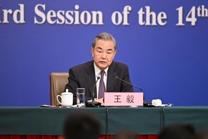 Trung Quốc điện đàm Iran, Oman, Pháp, cảnh báo nguy cơ quay lại thời kỳ ‘luật rừng’