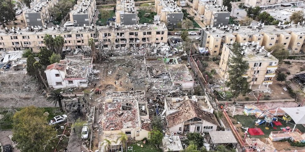 Toàn cảnh xung đột Trung Đông: Israel tập kích lớn, Iran đáp trả dữ dội - 1