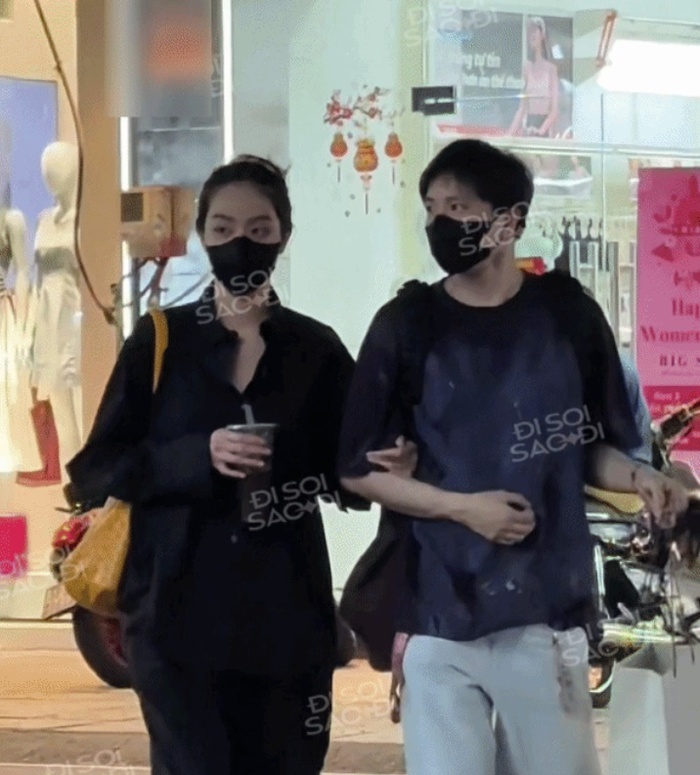 Tóm dính hoa hậu Thanh Thủy sánh vai bên ca sĩ Trịnh Thăng Bình