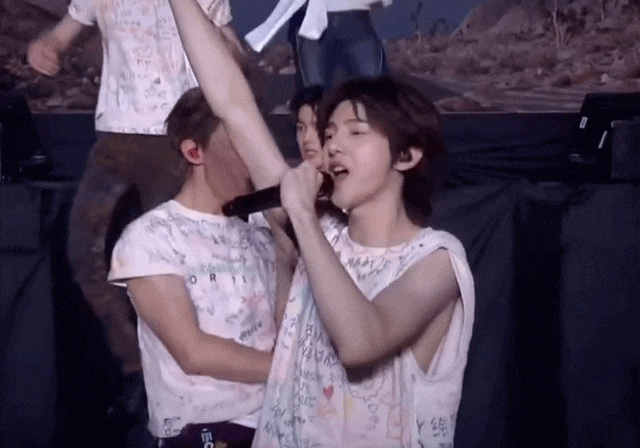 Tóm gọn cảnh mỹ nam nhóm CORTIS xô đẩy anh em giật tiêu điểm center, ai rồi cũng hoá Jang Wonyoung!- Ảnh 2.