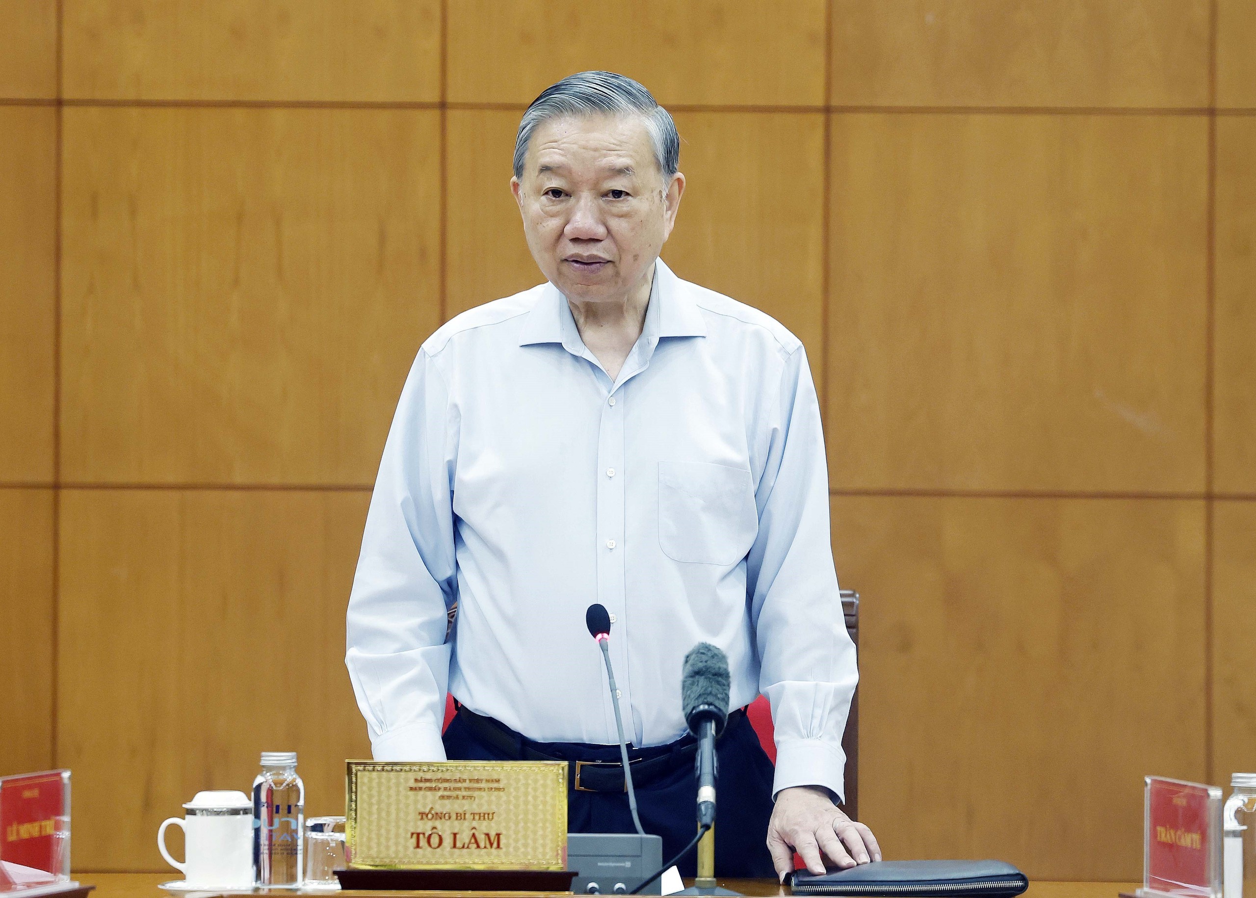 Tổng Bí thư: Chống tham nhũng, lãng phí đồng hành phát triển kinh tế - xã hội- Ảnh 1.