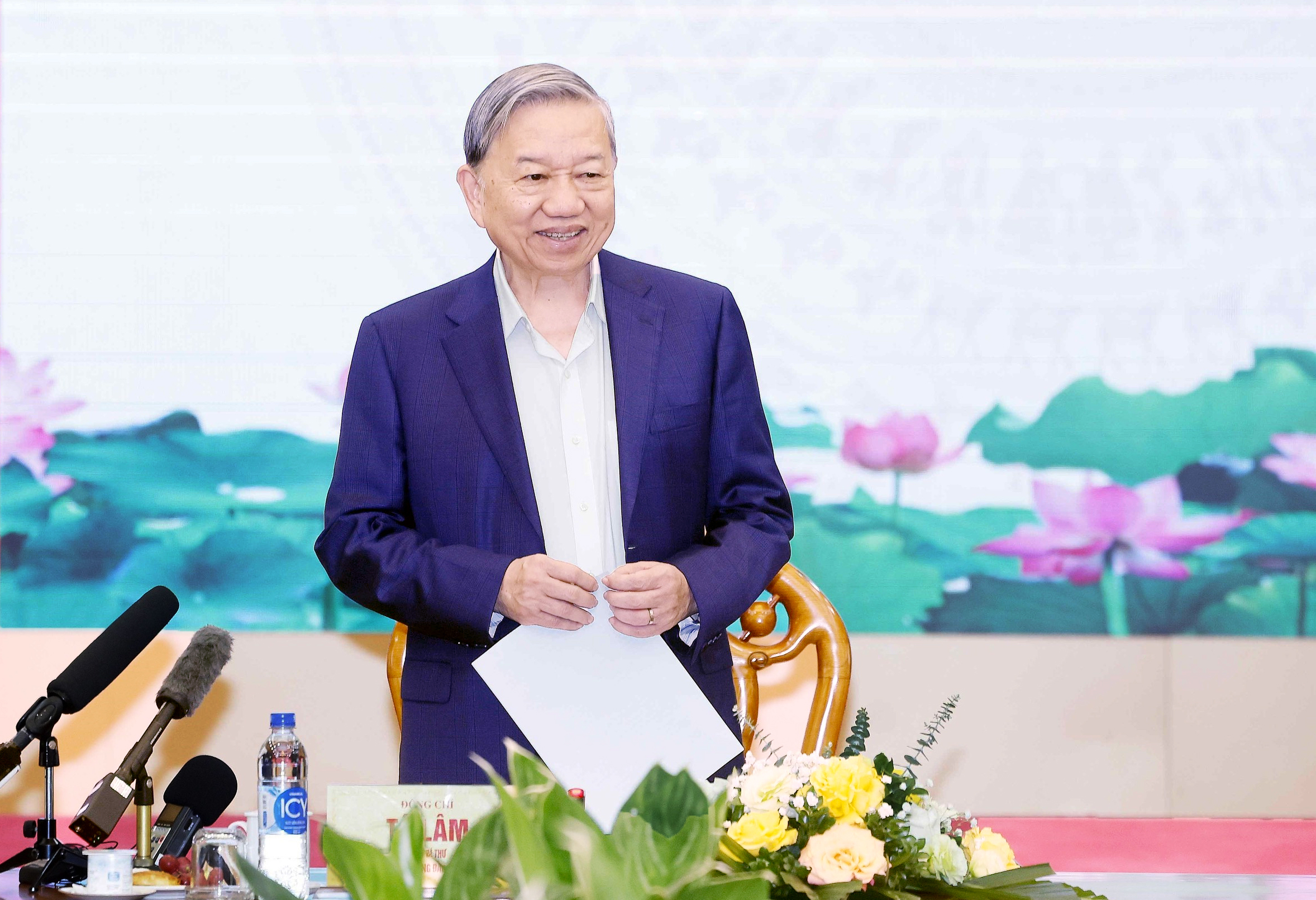 Tổng Bí thư Tô Lâm: Chính trị, tư tưởng và văn hóa tạo ra nội lực tinh thần để dân tộc đi xa 1 Tổng Bí thư Tô Lâm: Chính trị, tư tưởng và văn hóa tạo ra nội lực tinh thần để dân tộc đi xa - Ảnh 1.