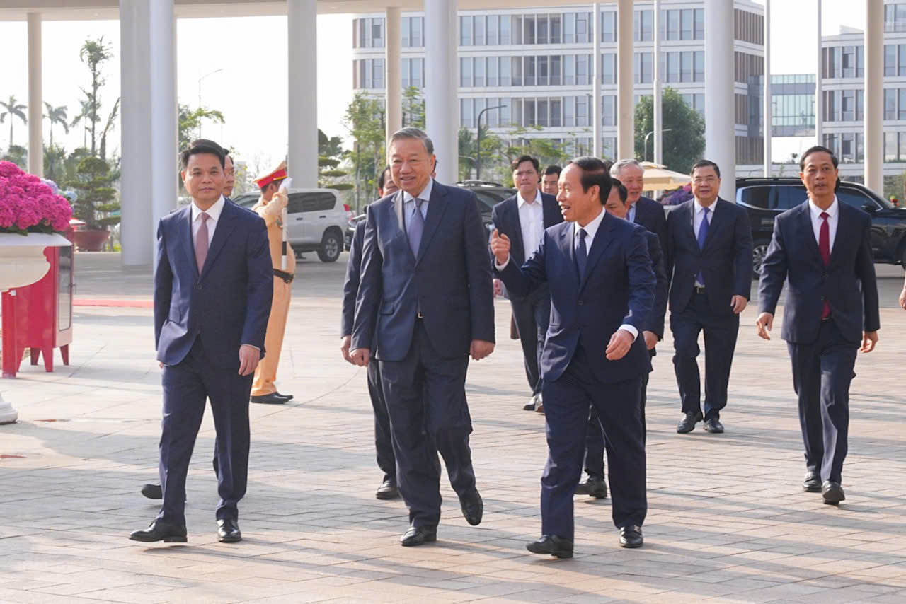 Tổng Bí thư Tô Lâm: Hướng tới xây dựng Hải Phòng là một siêu đô thị biển, có sức cạnh tranh toàn cầu - Ảnh 3.