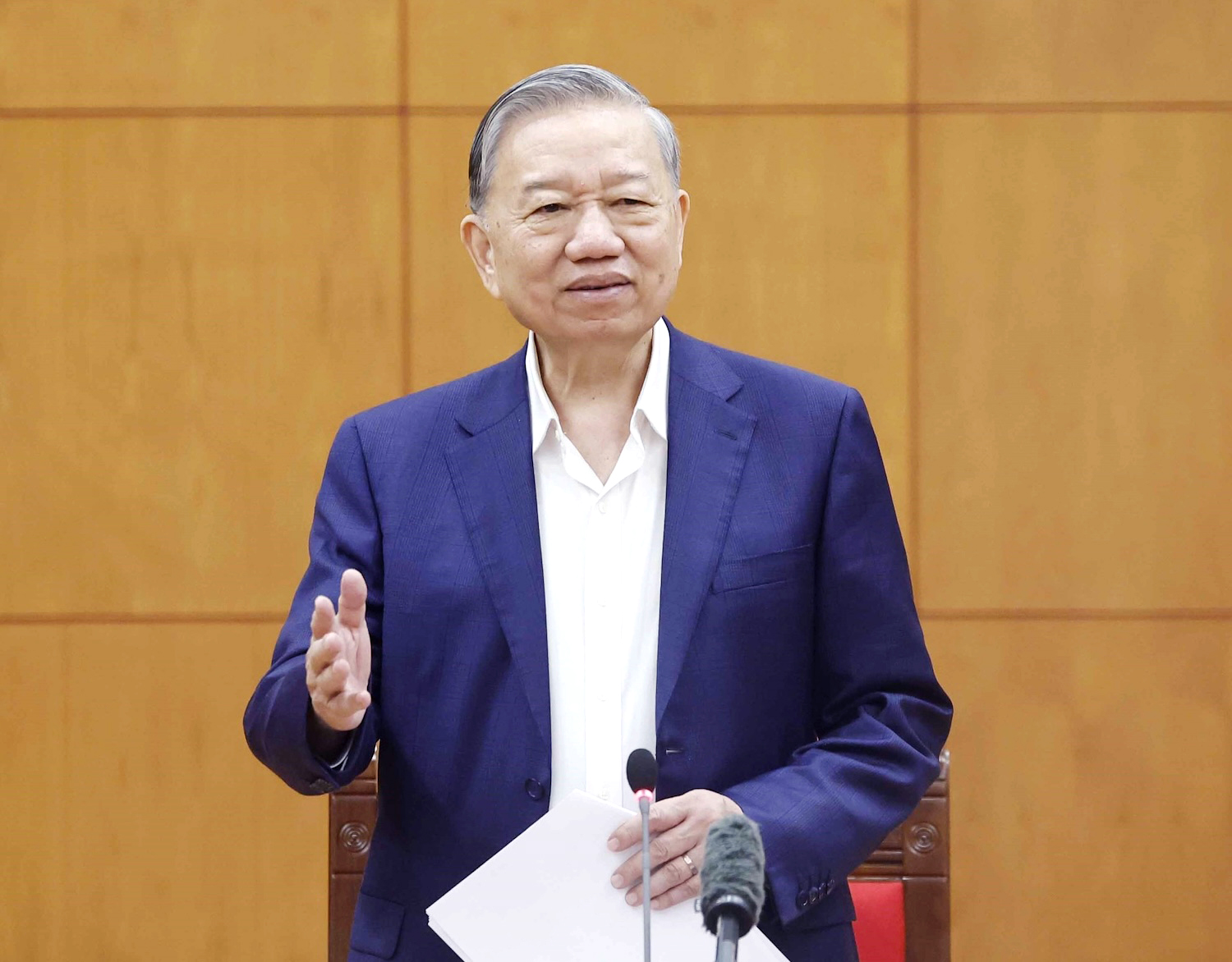 Tổng Bí thư Tô Lâm: Khắc phục tình trạng 'thừa người quen việc cũ nhưng thiếu người làm việc mới' - Ảnh 1.