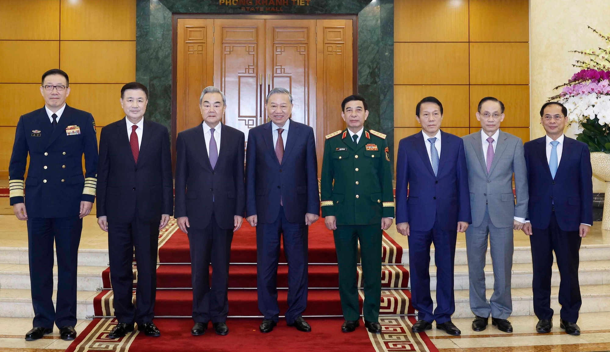 Tổng Bí thư Tô Lâm tiếp 3 Bộ trưởng Bộ Ngoại giao, Bộ Quốc phòng và Bộ Công an Trung Quốc - Ảnh 1.