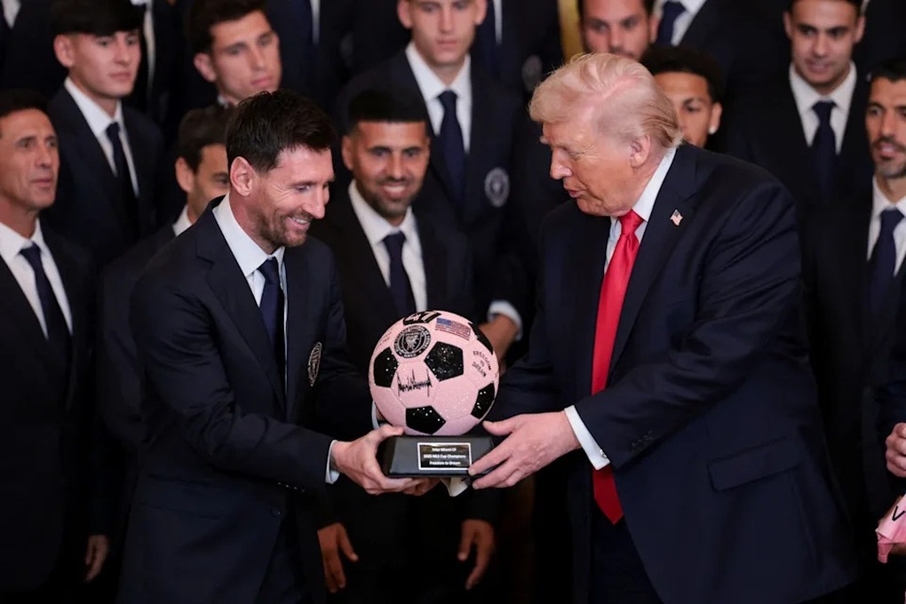 Tổng thống Mỹ Donald Trump vinh danh Messi và các cầu thủ Inter Miami - 1