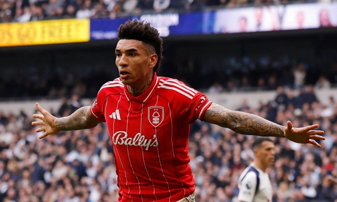 Tiền đạo Igor Jesus mừng bàn mở tỷ số. Ảnh: Reuters