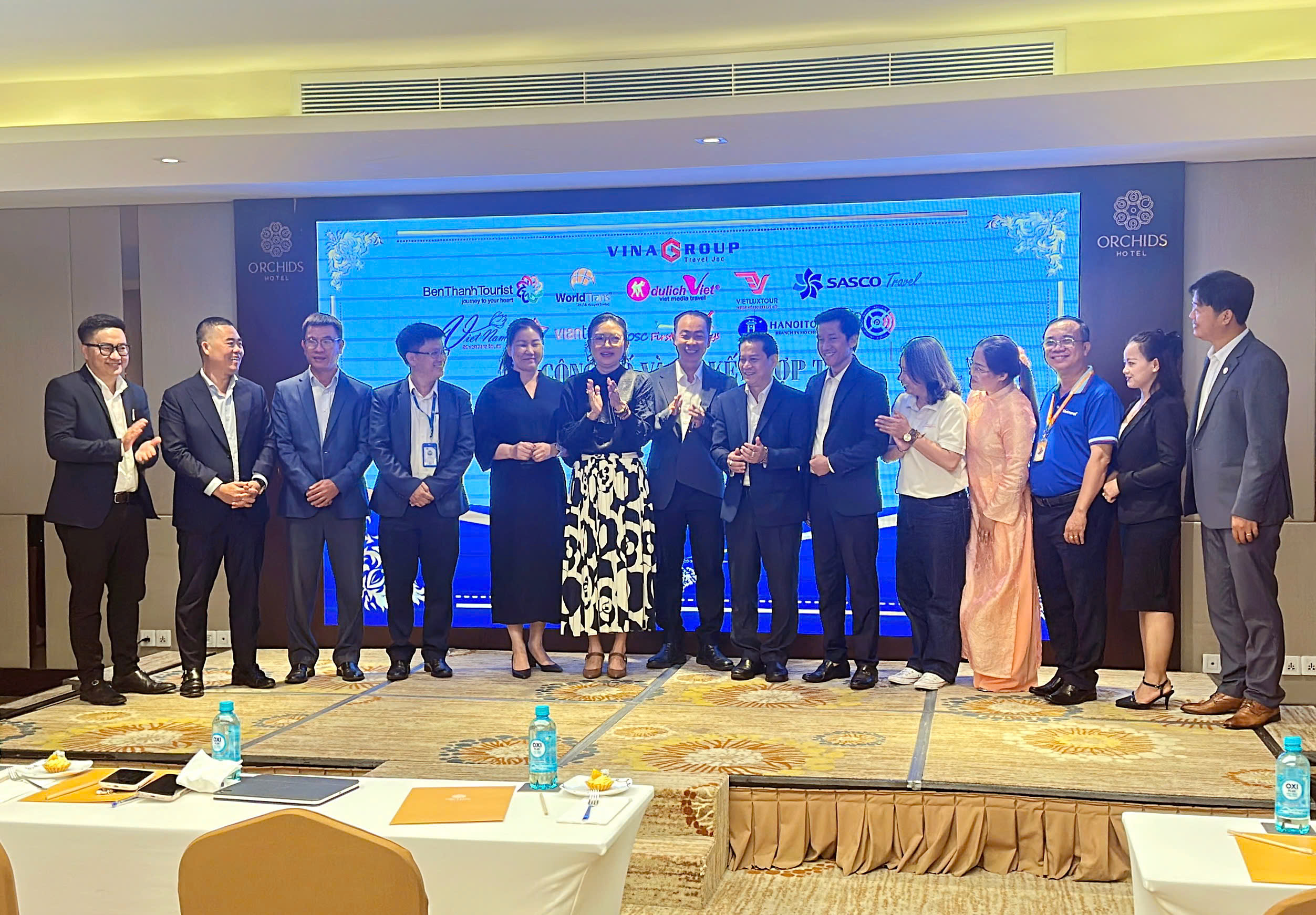 Tour trực thăng TPHCM chính thức đón khách , trải nghiệm ngắm thành phố từ trên cao - Ảnh 2.