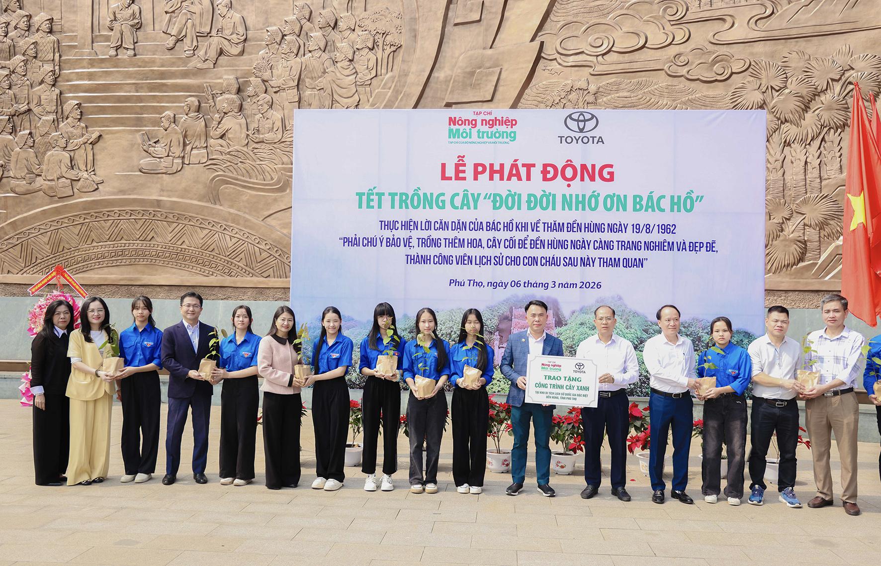 Toyota cam kết vì một Việt Nam xanh hơn, sạch hơn và hạnh phúc hơn- Ảnh 1.
