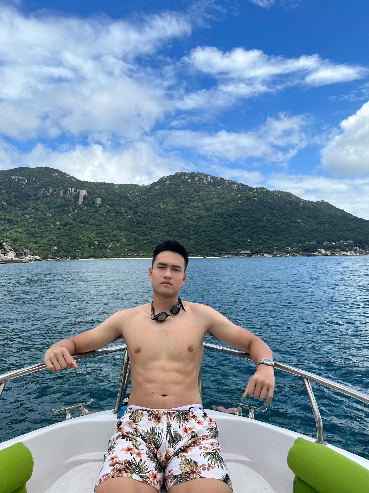 Bùi Hoàng Việt Anh: Trai đẹp 8 múi ĐT Việt Nam visual sáng bừng, 27 tuổi sở hữu nhà đẹp xe sang, kinh doanh giỏi- Ảnh 2.