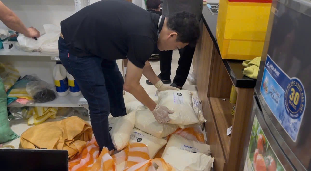 Triệt xóa đường dây bán cần sa trên mạng, quy mô 'khủng' do vợ chồng trẻ cầm đầu- Ảnh 1.