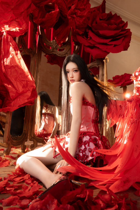 Tiếc cho mỹ nhân đẹp hơn vạn đoá hồng: Nhan sắc dao kéo nhấp nhô như đất nặn, 10 năm không gì hơn ngoài flop- Ảnh 1.