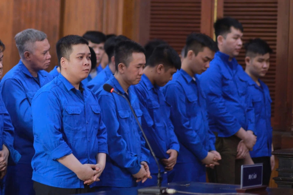 Trộm súng ở bảo tàng, lên mạng xã hội rao bán - 1