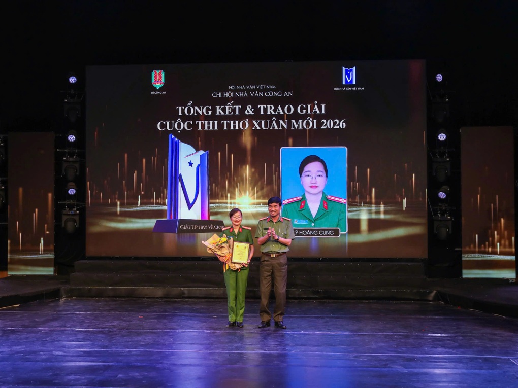 Trưởng Công an xã ở Lào Cai giành giải Đặc biệt cuộc thi thơ Xuân mới - 1