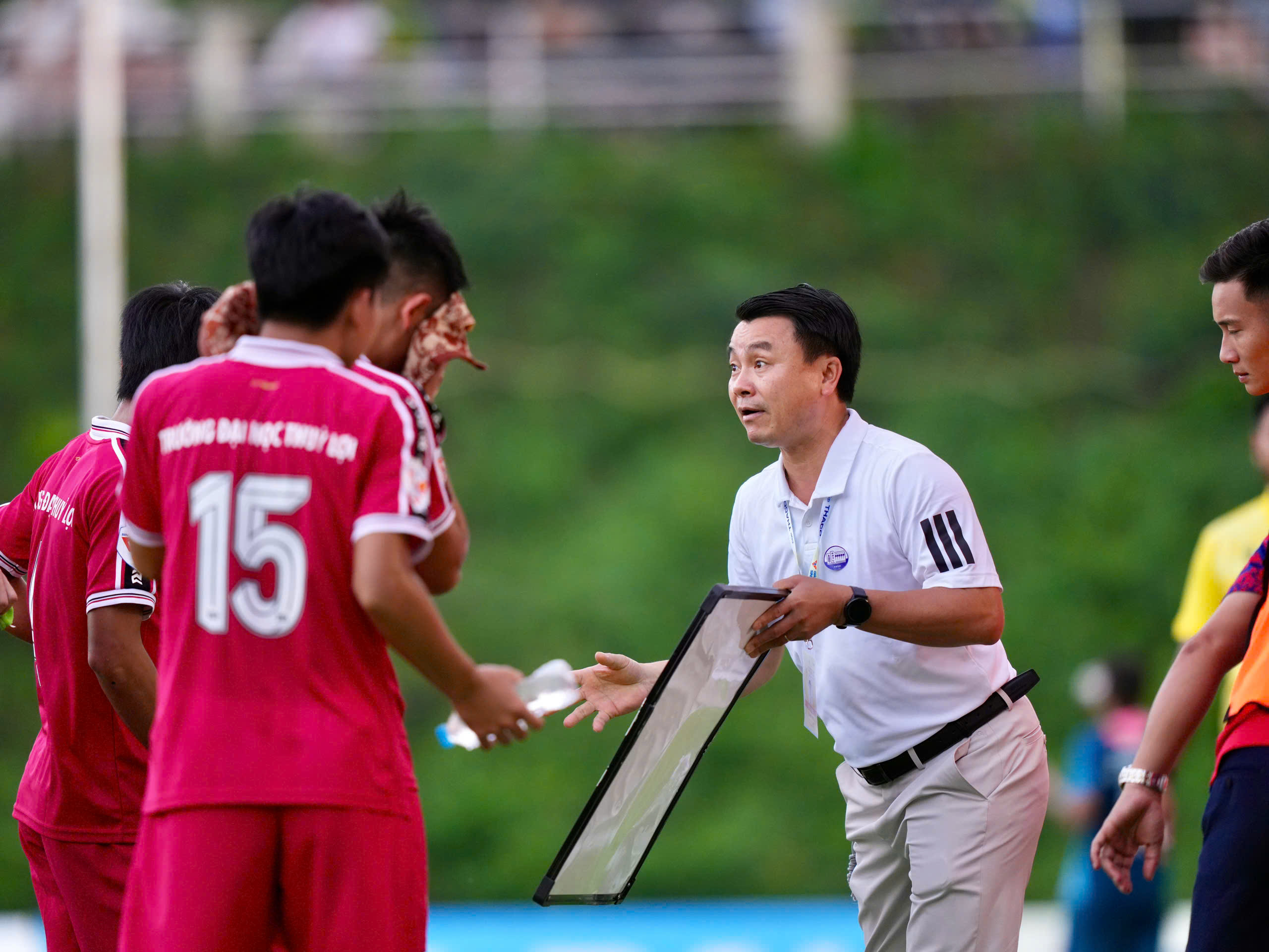 Trường ĐH VH-TT-DL Thanh Hóa - Trường ĐH Thủy lợi: 'Chung kết sớm' kịch tính - Ảnh 1.