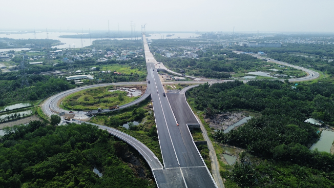 Từ bài toán giãn dân của Hà Nội sang tương lai cửa ngõ phía tây TP.HCM- Ảnh 1.