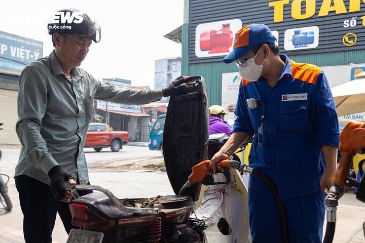 Từ chiều nay, giá xăng dầu trong nước có thể đồng loạt tăng mạnh- Ảnh 1.