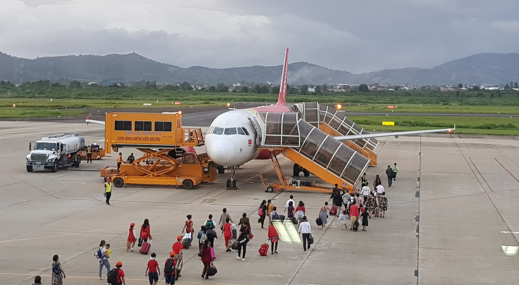 Từ ngày mai, Sân bay Liên Khương sẽ đóng cửa 6 tháng 1 Sân bay Liên Khương đóng cửa: Biến khó khăn thành cơ hội - Ảnh 1.
