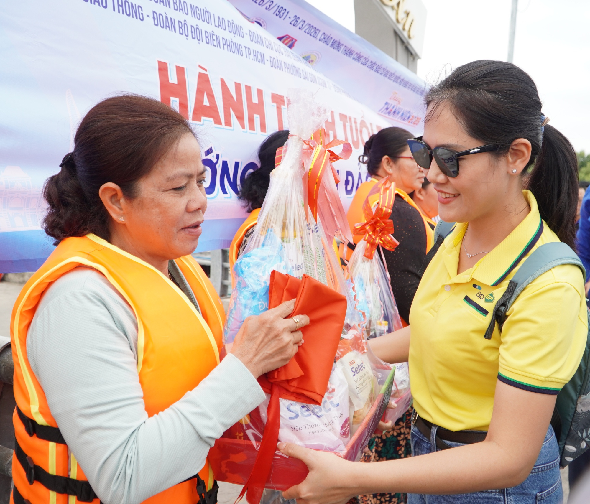 Tuổi trẻ hướng về biển đảo bằng sức mạnh kết nối, tinh thần trách nhiệm 5 Tuổi trẻ hướng về biển đảo bằng sức mạnh kết nối, tinh thần trách nhiệm - Ảnh 8.