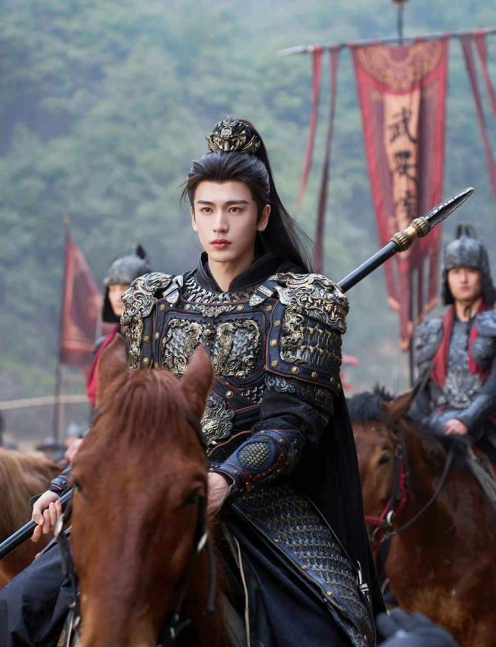 “Tướng quân kem nền” so sánh với Leonardo DiCaprio, nói đẹp trai là cái tội - 1