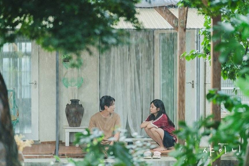 Màn ảnh Hàn mới có 1 tuyệt phẩm ngôn tình ngọt lịm tim: Cặp chính chemistry ngập trời, hơi thở thanh xuân sáng bừng khung hình- Ảnh 1.