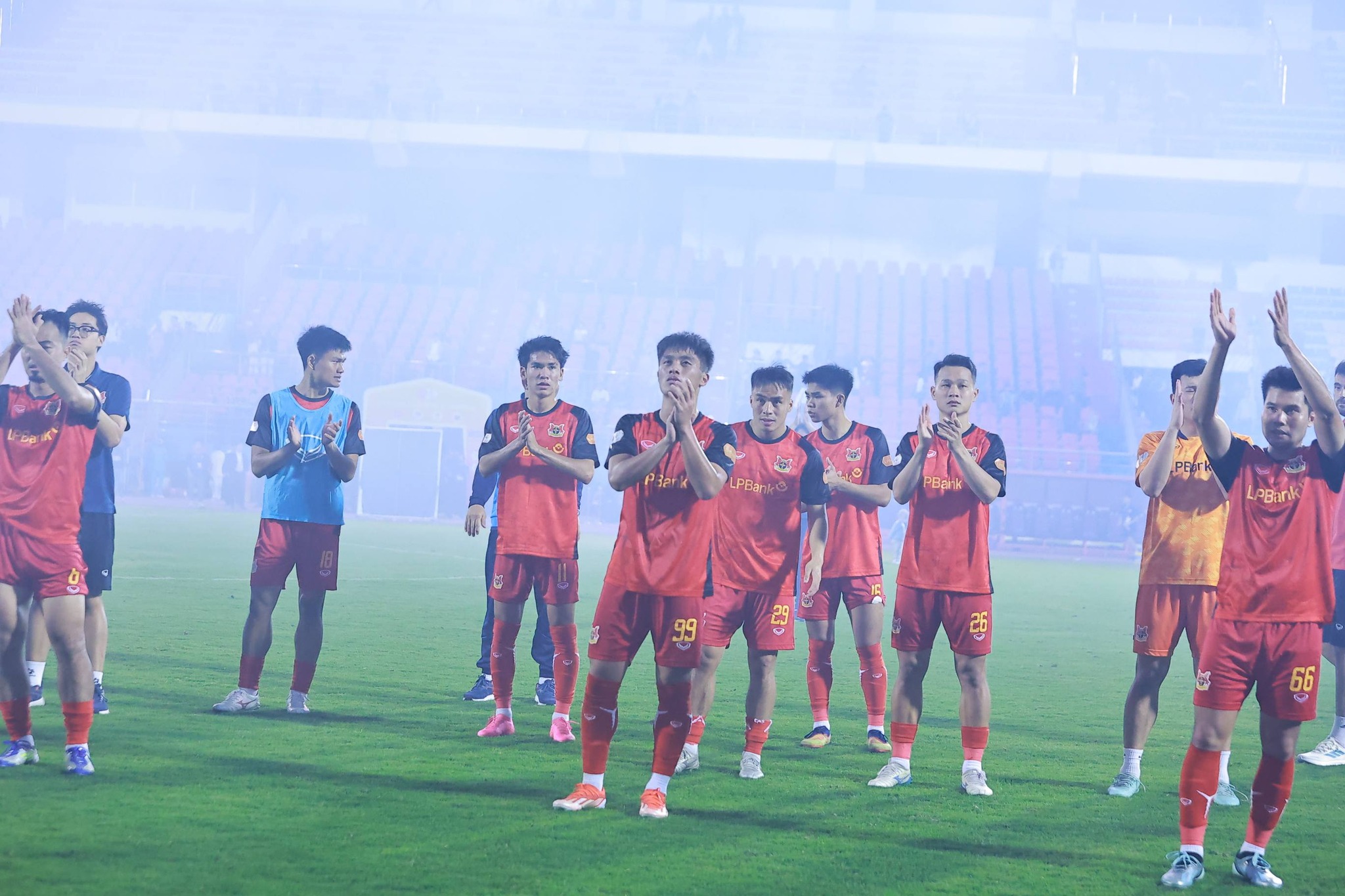 Ninh Bình thắng PVF-CAND kịch tính như phim hành động: Vào bán kết Cúp quốc gia- Ảnh 1. Ninh Bình thắng PVF-CAND kịch tính như phim hành động: Vào bán kết Cúp quốc gia- Ảnh 1.