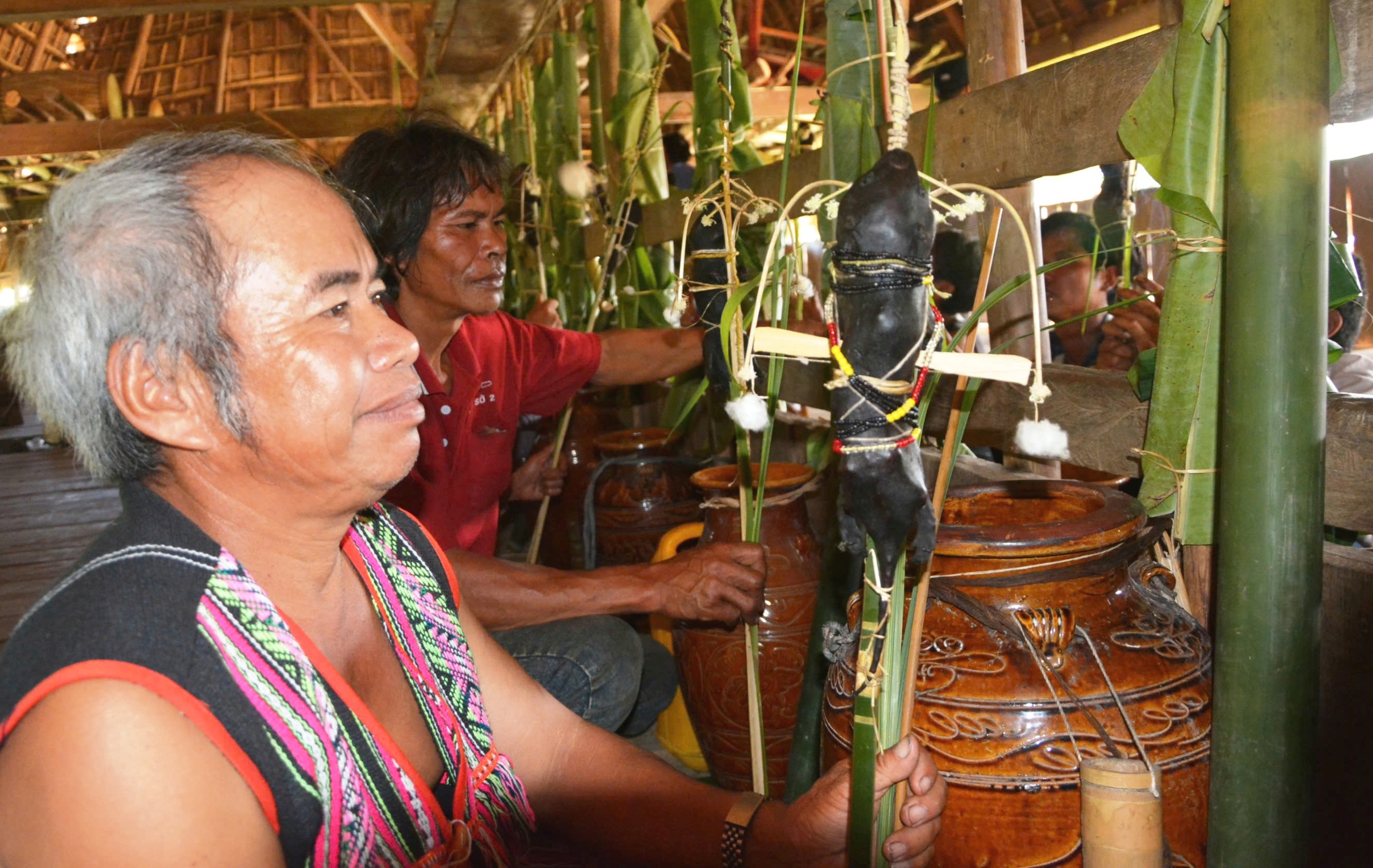 Vật thiêng của làng: Báu vật ghè thiêng- Ảnh 1.