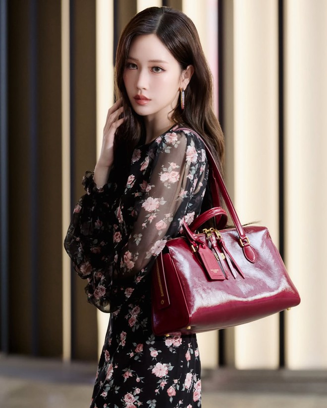 Váy hoa tạo nên bản sắc thời trang riêng của nàng - Ảnh 2.