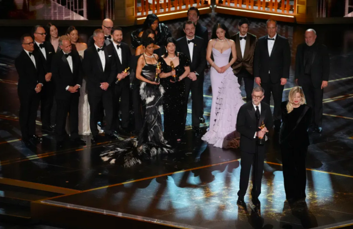 Vì sao bom tấn 130 triệu USD có Leonardo DiCaprio thắng Phim hay nhất Oscar?- Ảnh 1.