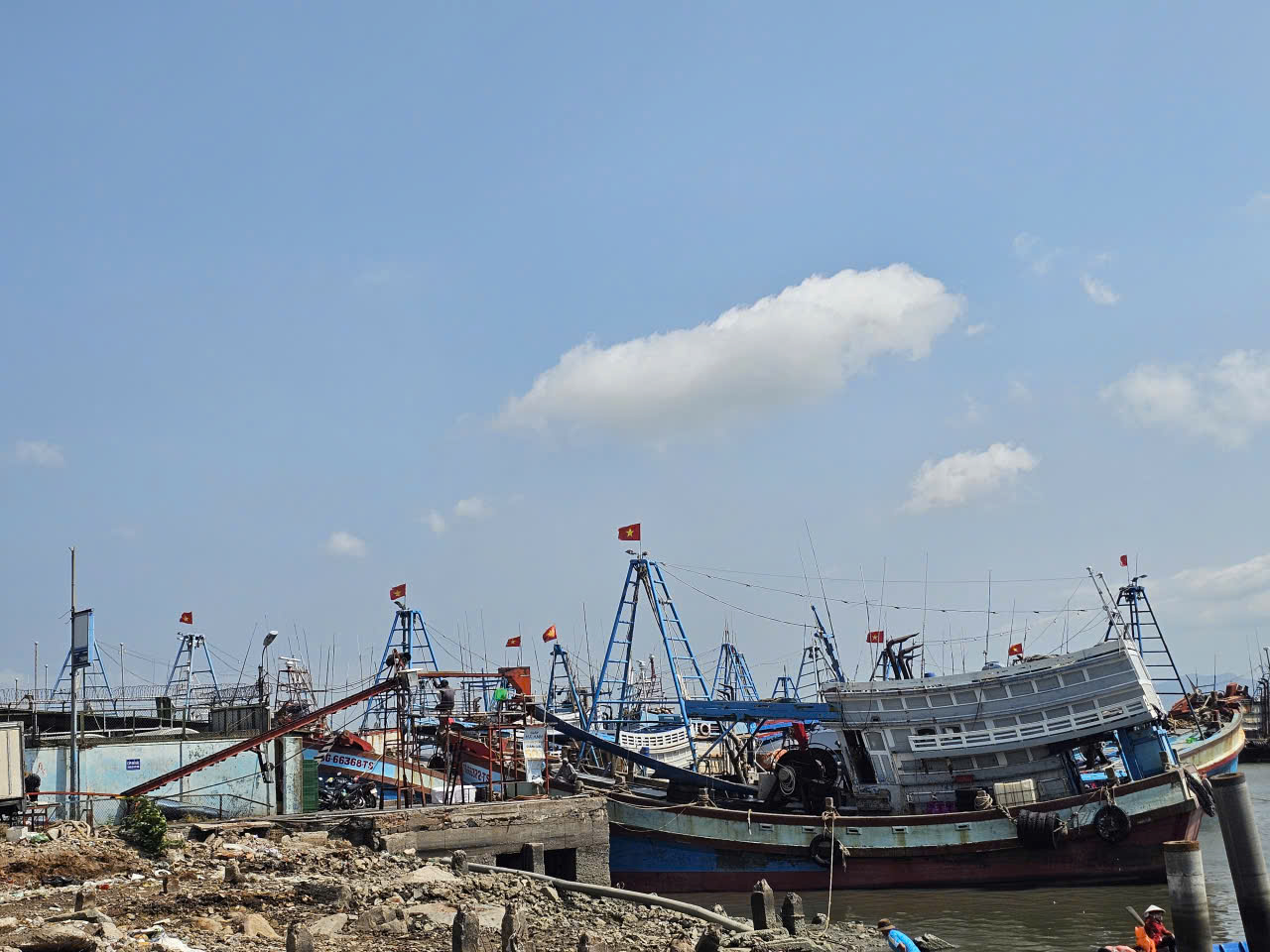 Vì sao TP.HCM chưa chi tiền hỗ trợ Quyết định 48 cho hàng trăm chủ tàu cá? - Ảnh 2.