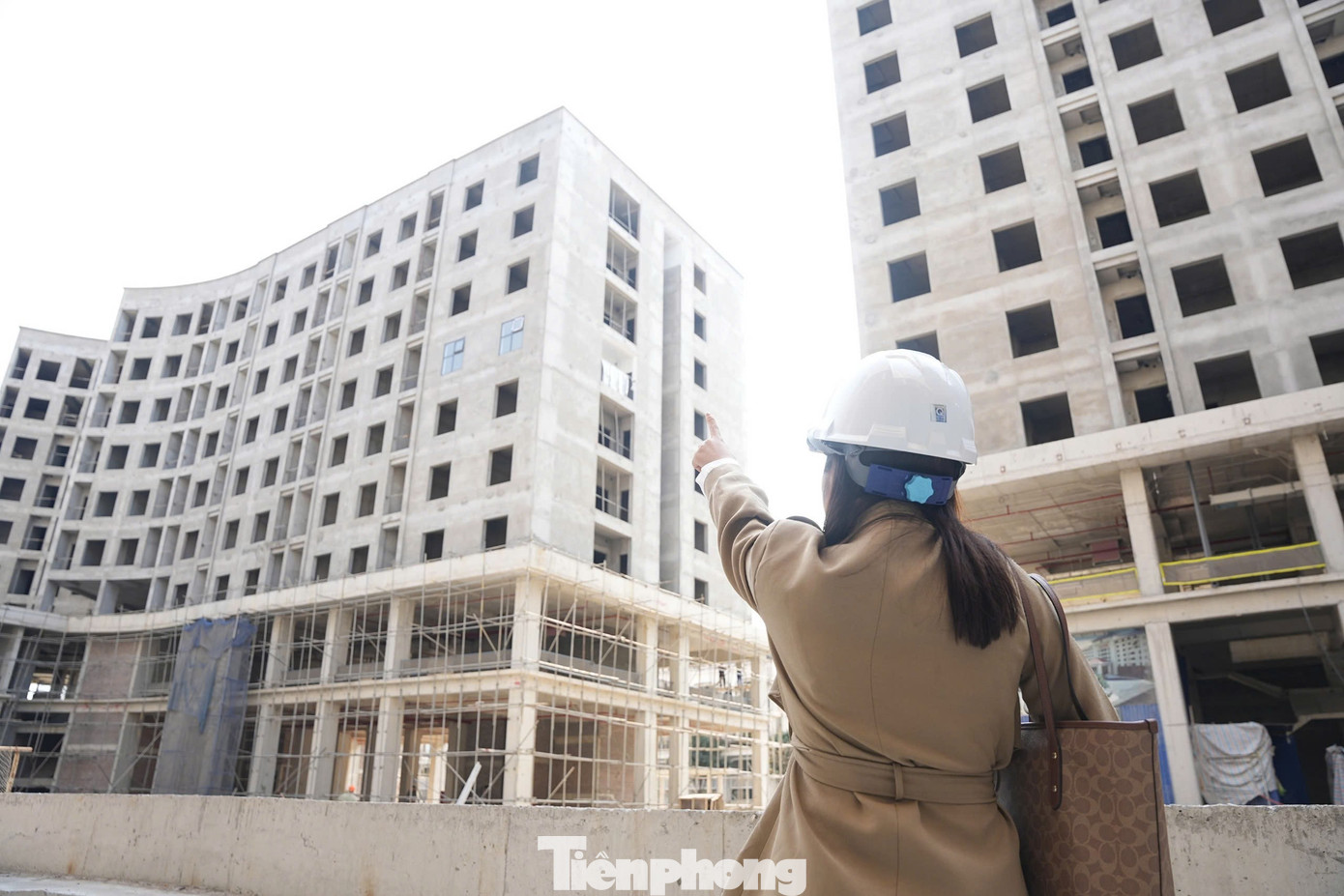 Vì sao giá bất động sản vẫn 'neo' cao?- Ảnh 1.