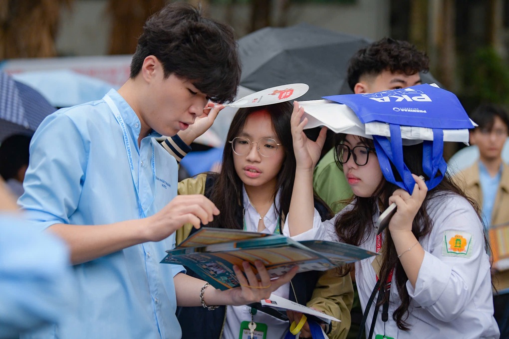 Vì sao sinh viên năm 2 đã được doanh nghiệp trả lương 30 triệu đồng/tháng? - 1