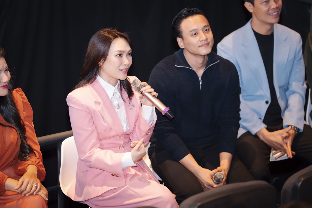 Video Mỹ Tâm - Mai Tài Phến nhảy tình tứ hút hàng triệu view - 1