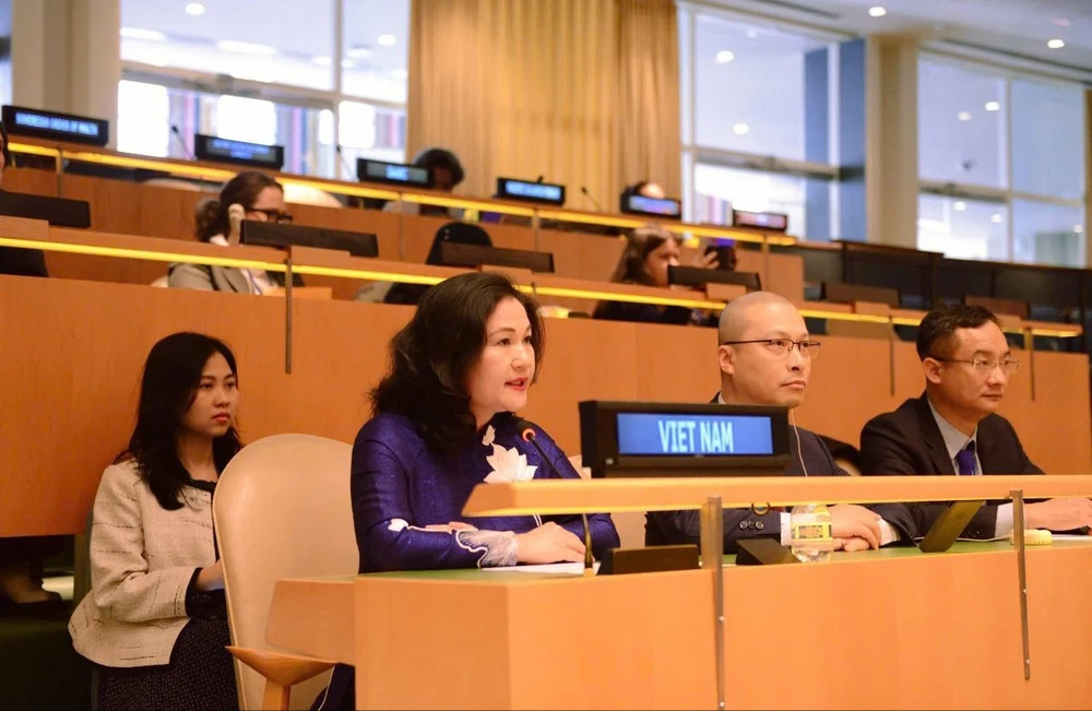 Thu-truong-Bo-Noi-vu-Nguyen-Thi-Ha-tai-CSW70.jgp