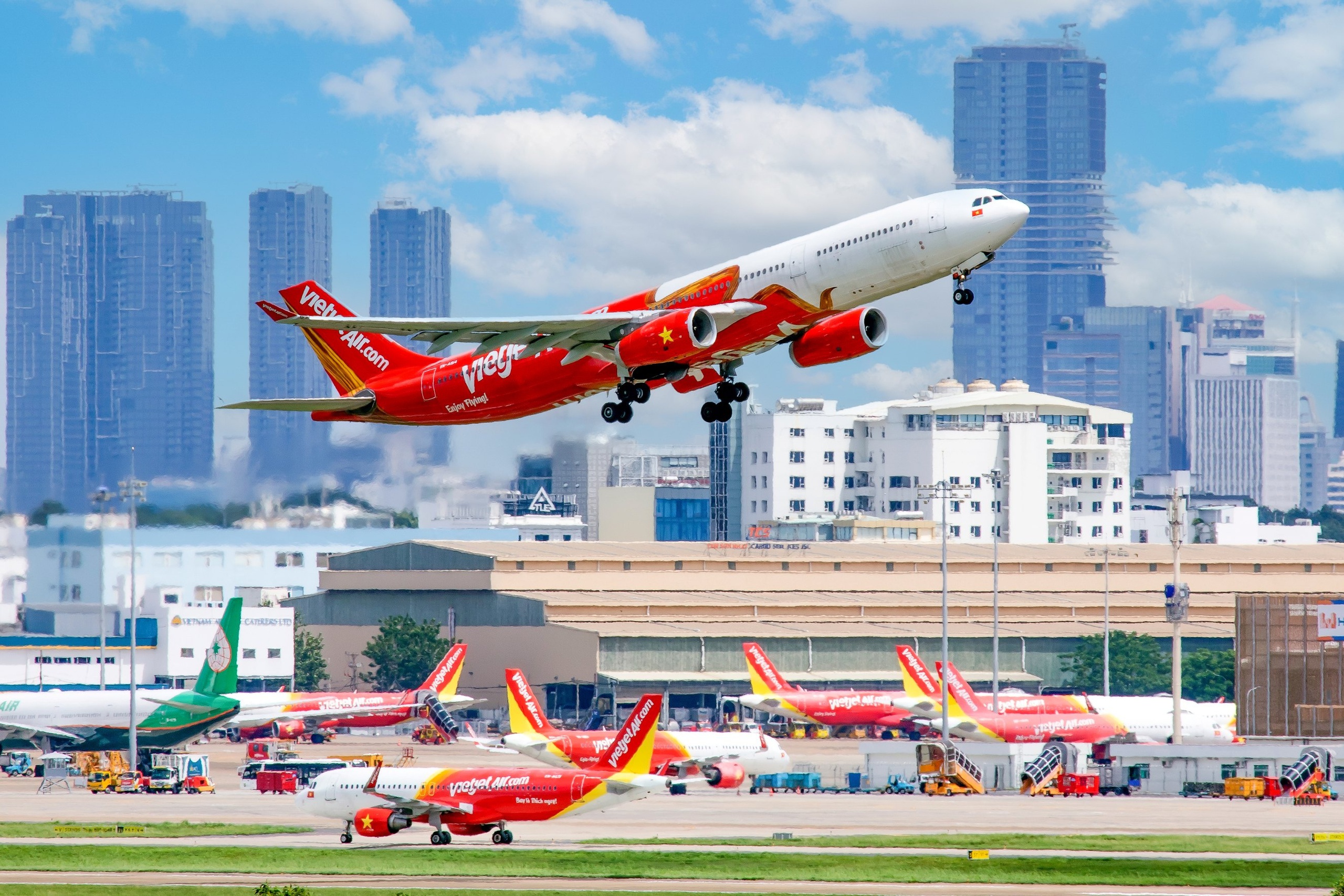 Vietjet lãi ròng 2025 vượt kế hoạch, dồn lực cho Long Thành 1 Vietjet lãi ròng 2025 vượt kế hoạch, dồn lực cho Long Thành - Ảnh 1.