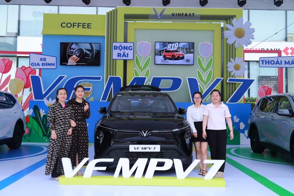 VinFast VF MPV 7 chinh phục gia đình trẻ tới người lớn tuổi - 1