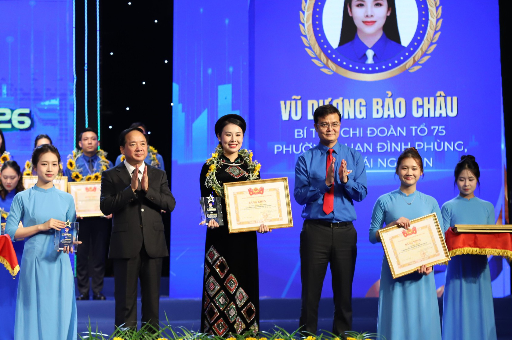 Vinh danh 100 cán bộ Đoàn toàn quốc - Ảnh 1.