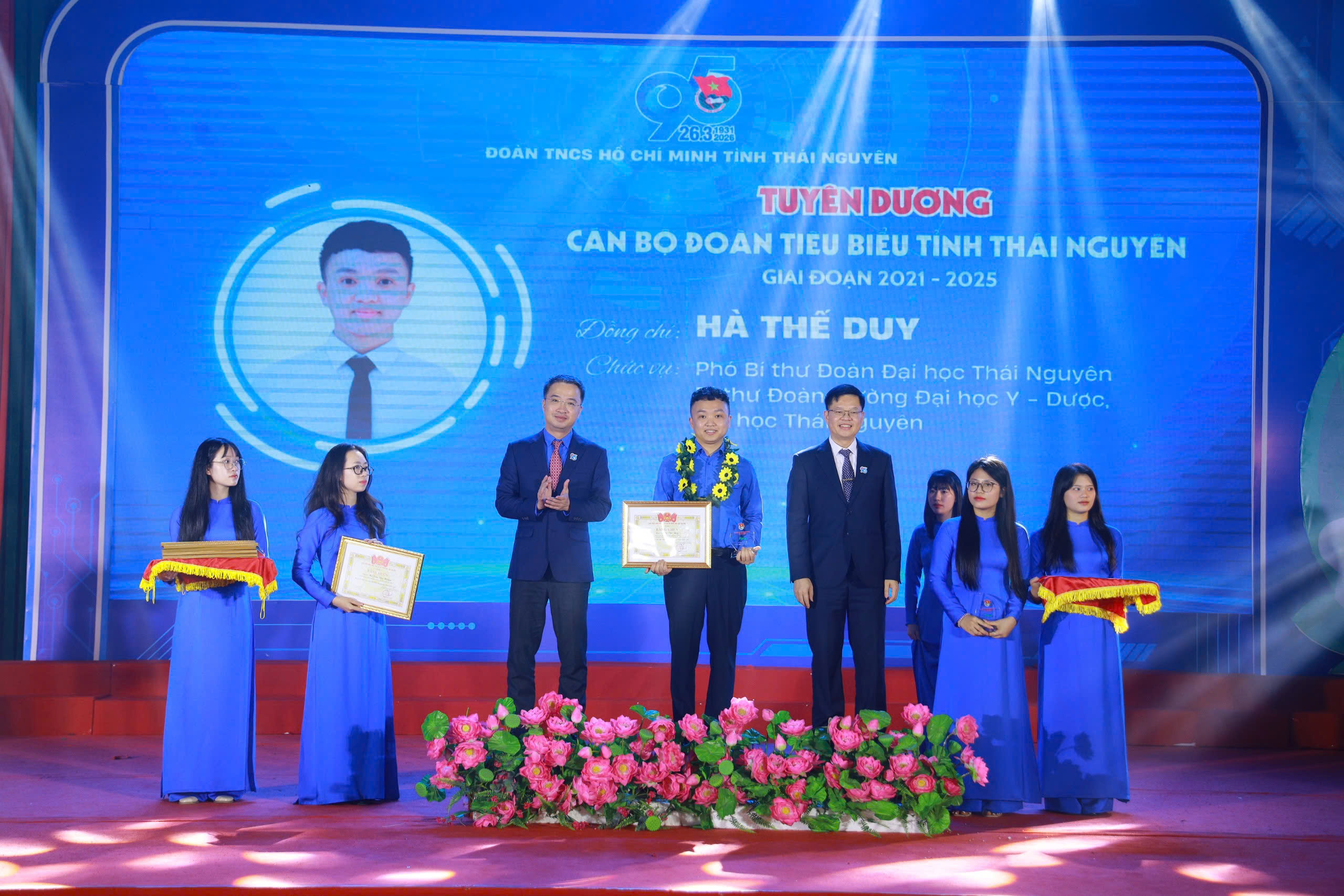 Vinh danh những cán bộ Đoàn dùng công nghệ số 'đánh thức' bản làng 1 Vinh danh những cán bộ Đoàn dùng công nghệ số 'đánh thức' bản làng - Ảnh 1.