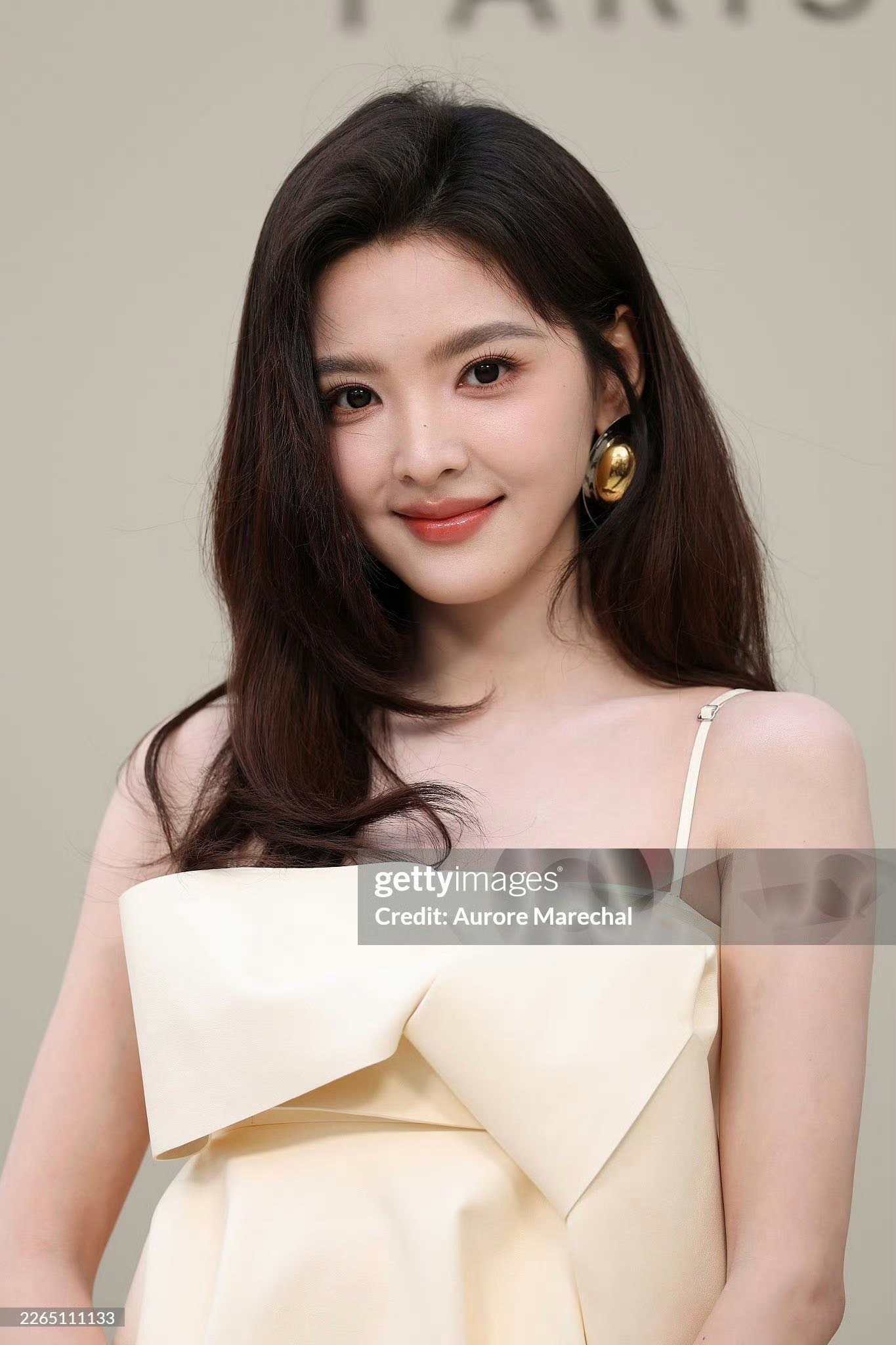 Bạch nguyệt quang Cbiz chào camera 1 giây mà lụy 9 tháng 10 ngày: Visual 