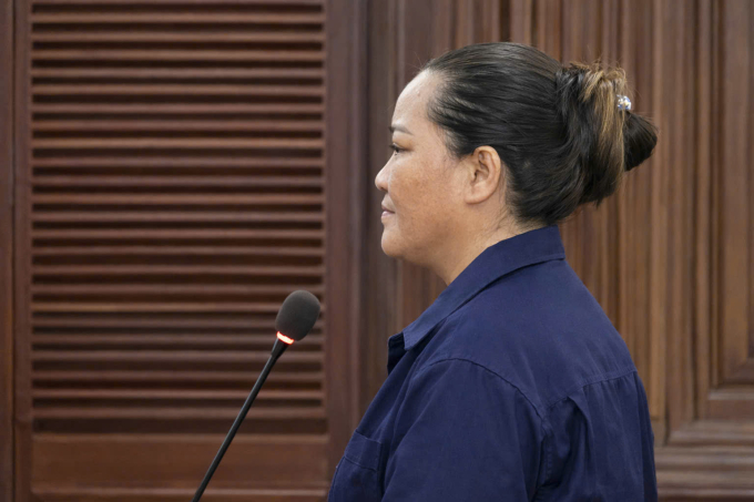 Bị cáo Lê Thị Thắm tại tòa. Ảnh: Hải Duyên