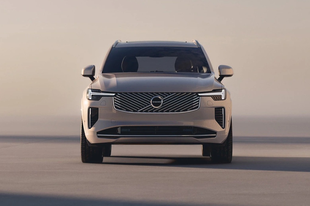 Volvo XC90 phiên bản nâng cấp ra mắt khách Việt, giá 3,289 tỷ đồng - 1