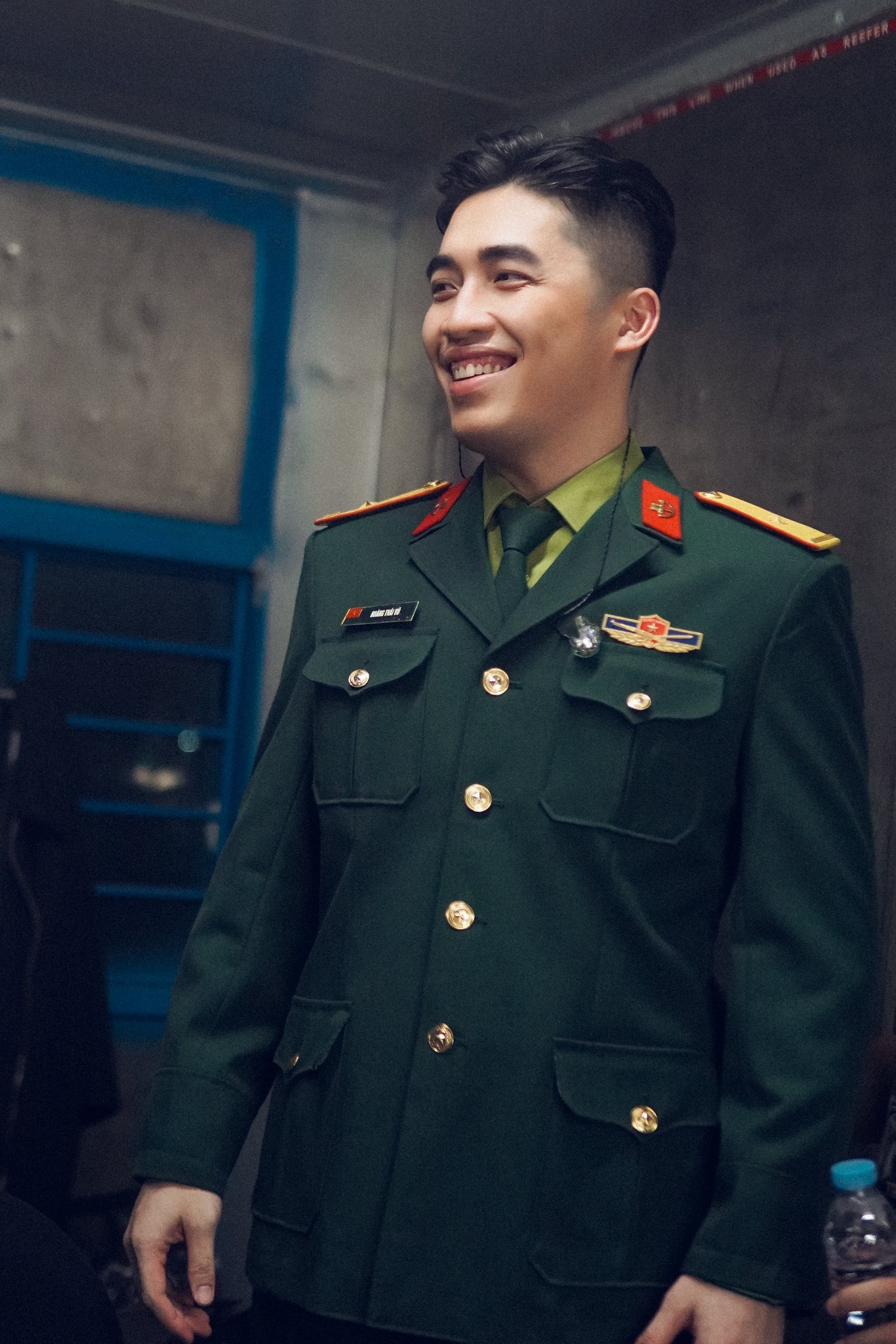 “Hoàng tử nhạc suy” Việt Nam: Tốt nghiệp Học viện Khoa học Quân sự Hà Nội, từng dạy tại trường Sĩ quan- Ảnh 3.