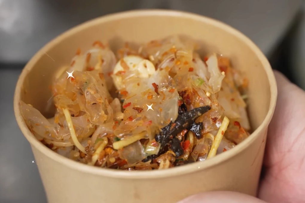 Vừa được Trấn Thành khen ngon, quán bánh tráng ở TPHCM đã... tăng giá? - 3