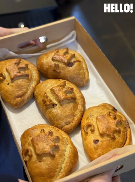 Những chiếc bánh William làm dành tặng vợ con.