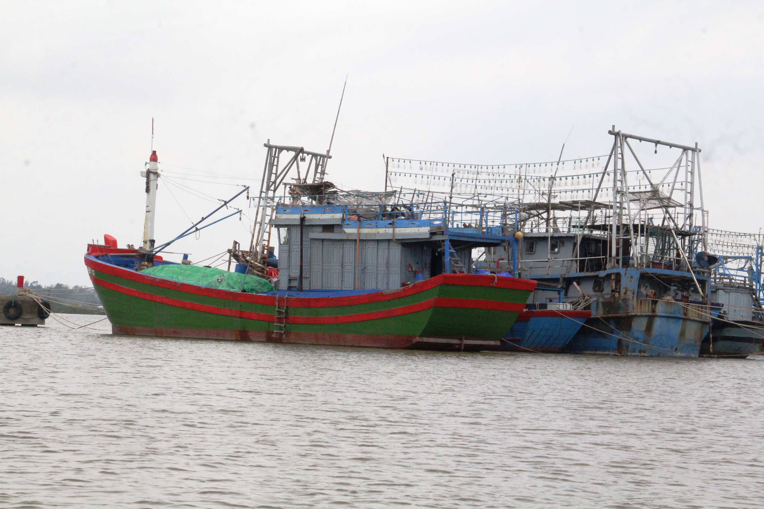 'Xăng dầu tăng giá thì khó thật nhưng biển là nghề của tụi tôi'- Ảnh 1.