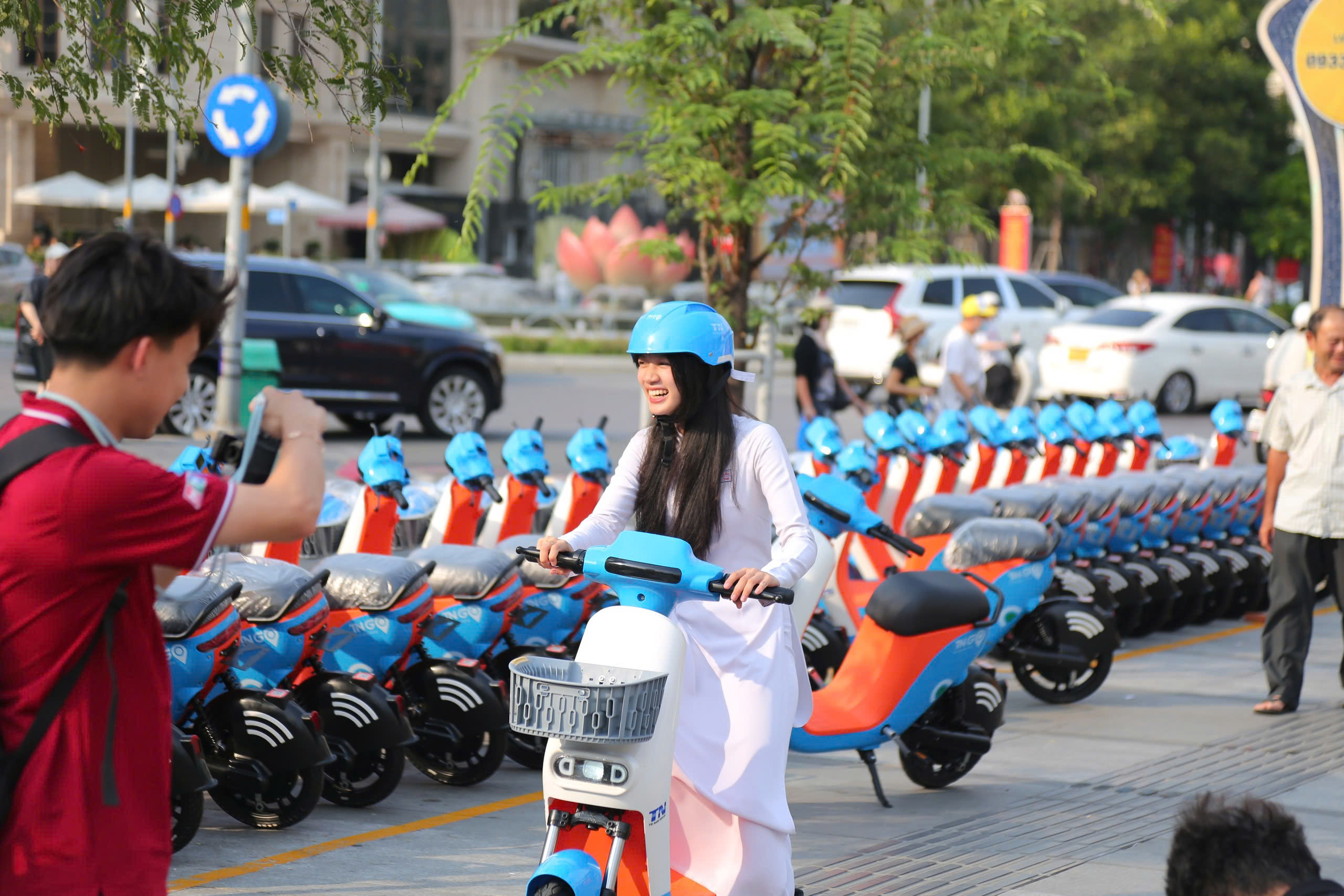 Xanh hóa đô thị từ phương tiện giao thông - Ảnh 1.