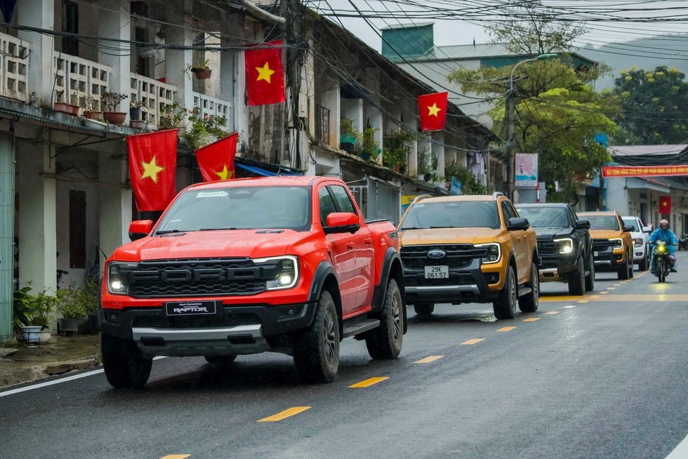 Xe bán tải vào phố - 1