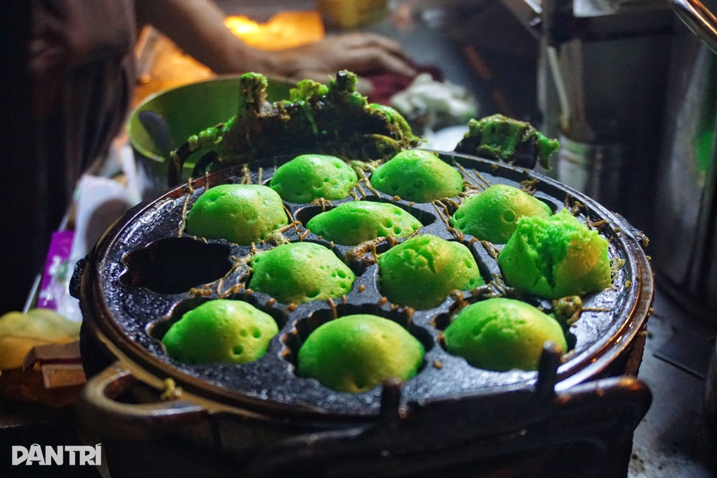 Xe “bánh bò ma” của ông lão chỉ xuất hiện 2 đêm mỗi tuần ở TPHCM - 1