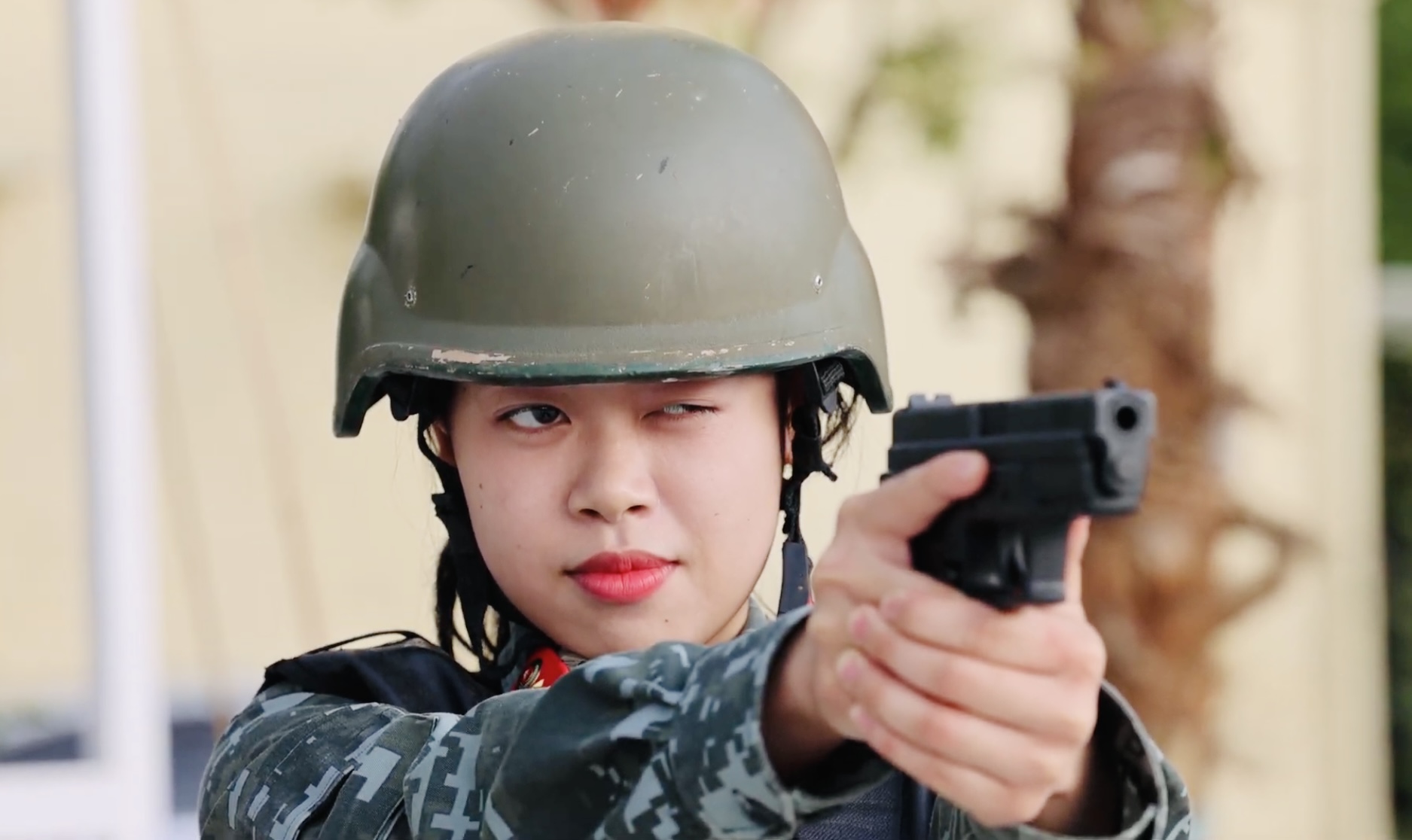 Xem cảnh sát cơ động luyện tập, sẵn sàng bảo vệ tuyệt đối an ninh, an toàn ngày bầu cử 1 bầu cử - Ảnh 1.